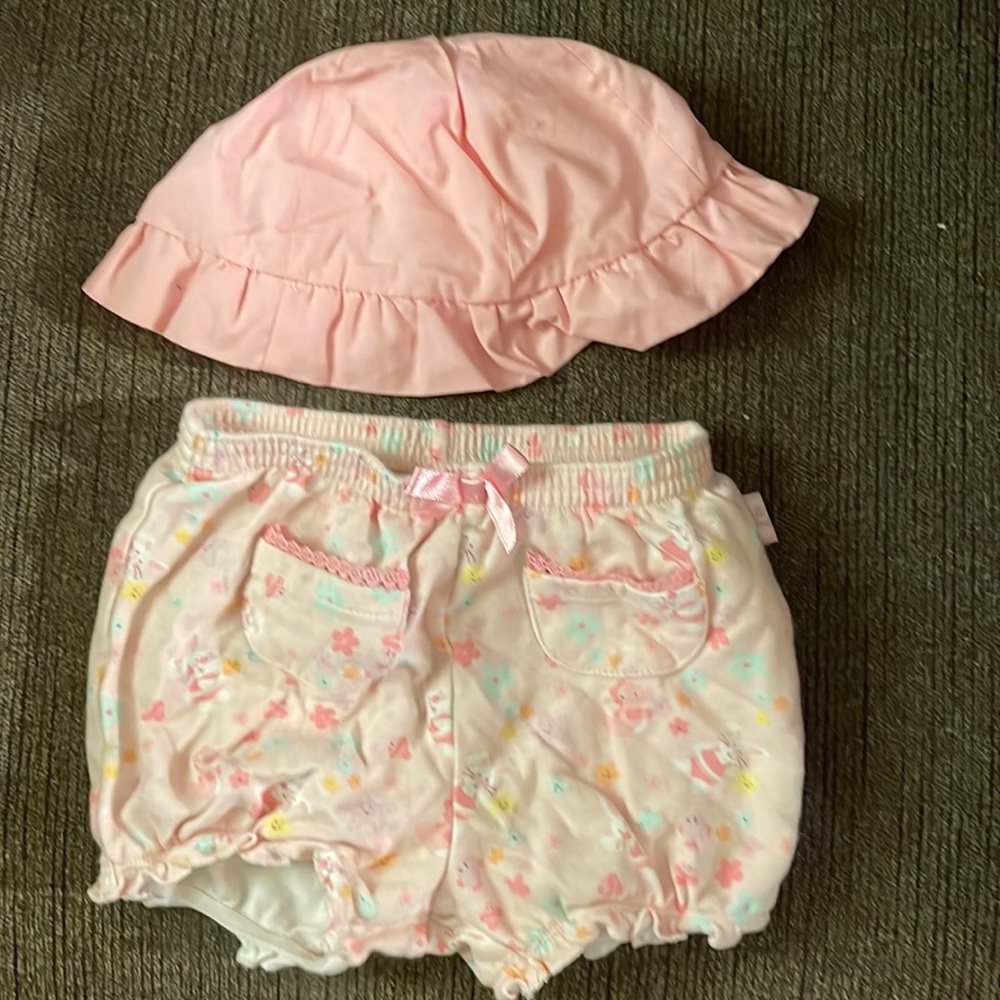 Girls 3-9months cute pink shorts with lace pockets and flowered pattern pink hat